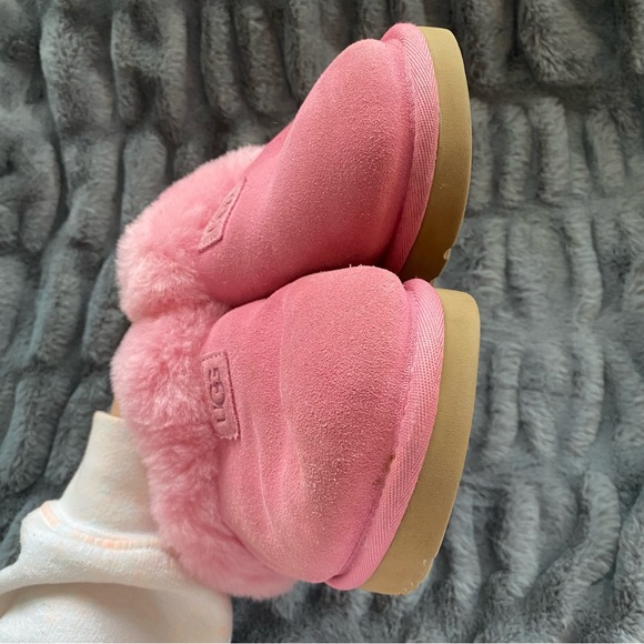 UGG Women’s Coquette Pink Suede Slippers Lightweight Sheepskin Lined Shoes - Picture 4 of 11